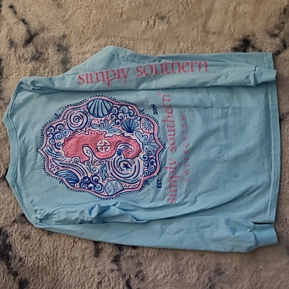 Women's Simply Southern long altered shirt, size small